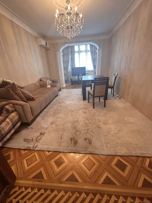 Satılır 3 otaqlı mənzil 82 m²