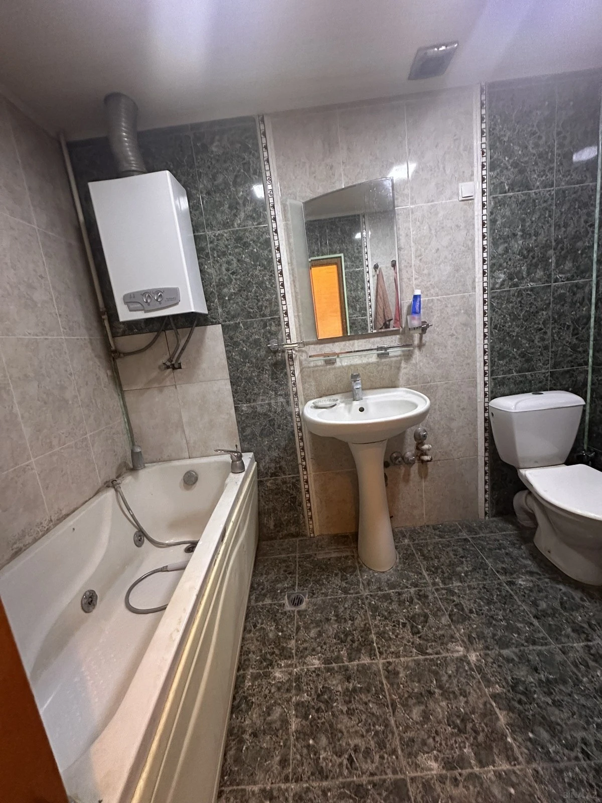 Satılır 3 otaqlı mənzil 82 m²