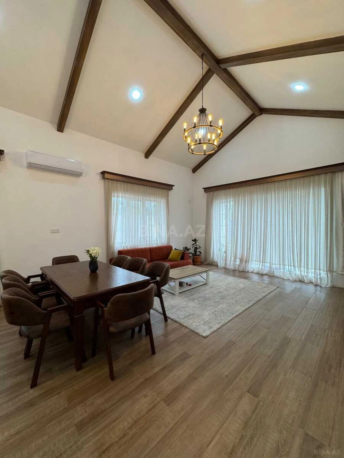 Satılır 5 otaqlı həyət evi 155 m²