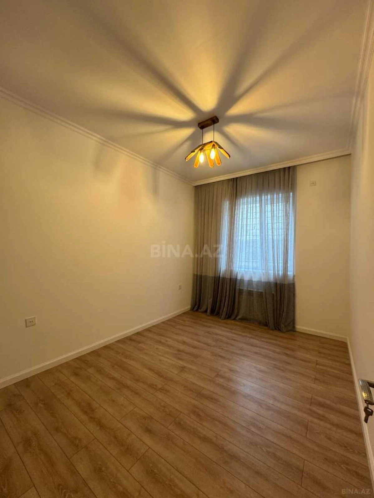 Satılır 5 otaqlı həyət evi 155 m²