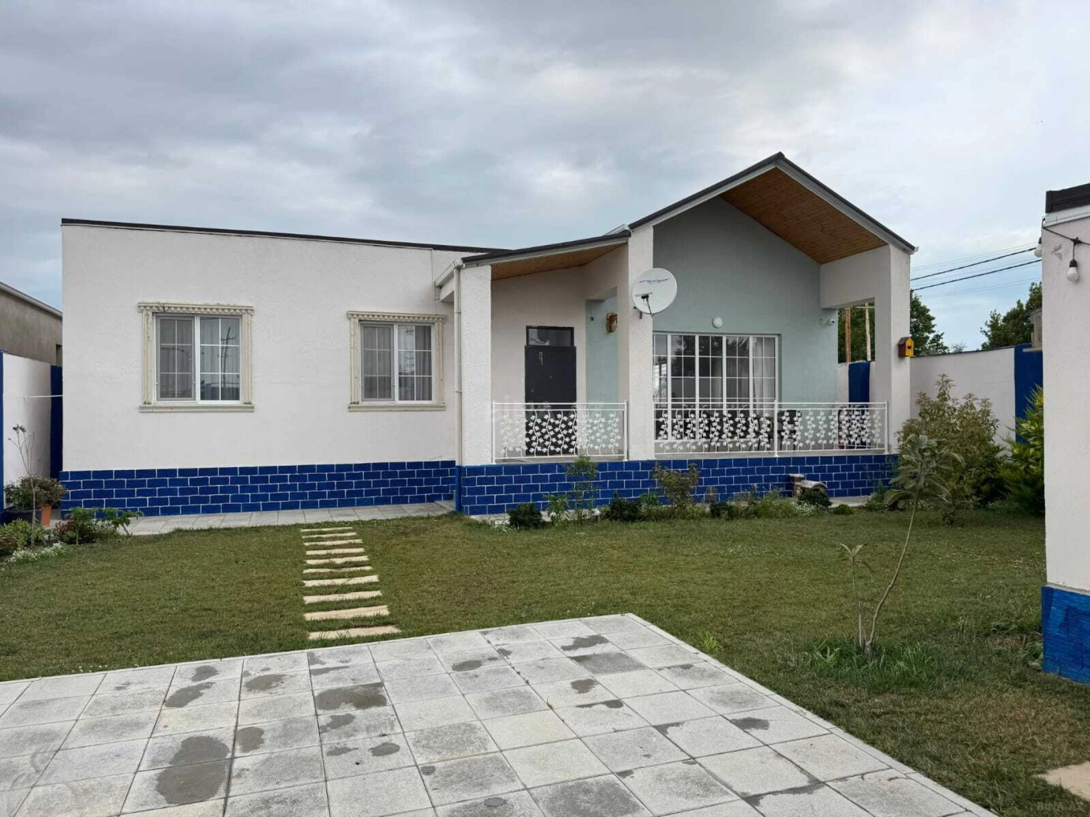 Satılır 5 otaqlı həyət evi 155 m²