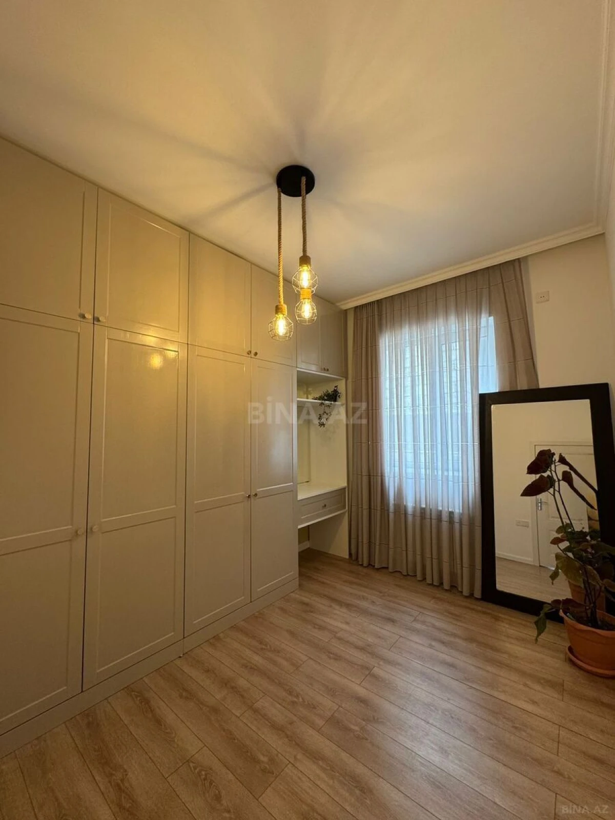 Satılır 5 otaqlı həyət evi 155 m²