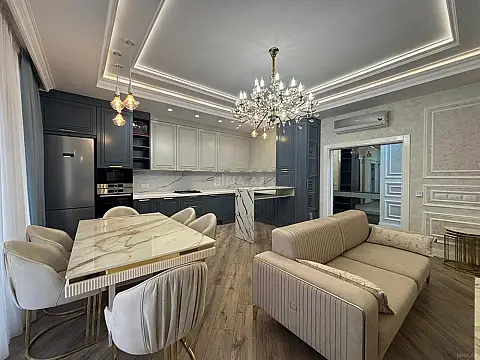 Satılır 3 otaqlı mənzil 120 m²