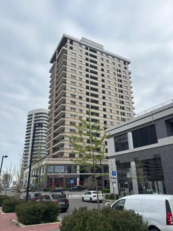 Satılır 3 otaqlı mənzil 120 m²