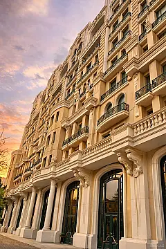 Satılır 4 otaqlı mənzil 454 m²