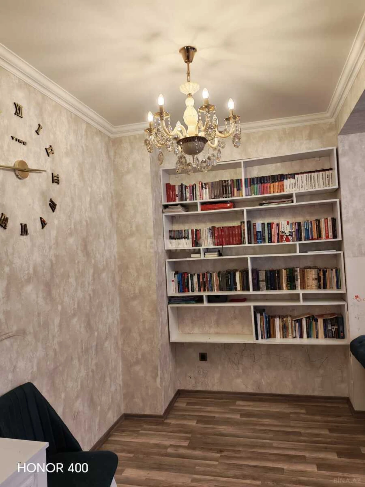 Satılır 2 otaqlı mənzil 76.3 m²