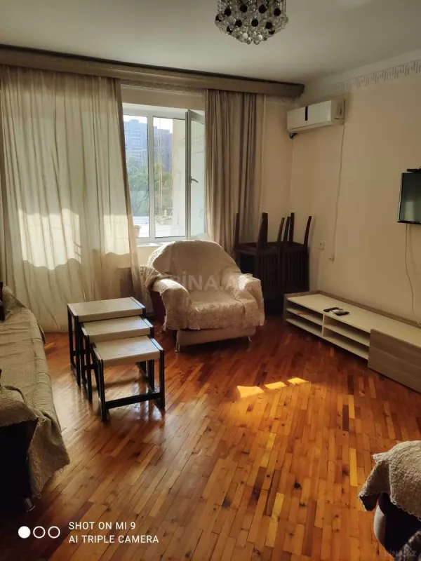 Kirayə verilir 2 otaqlı mənzil 60 m²