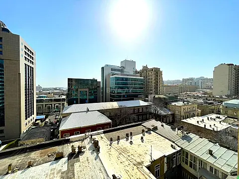 Kirayə verilir 4 otaqlı mənzil 186 m² — Bakı, Sahil qəs. 4 otaq 186.00 m²