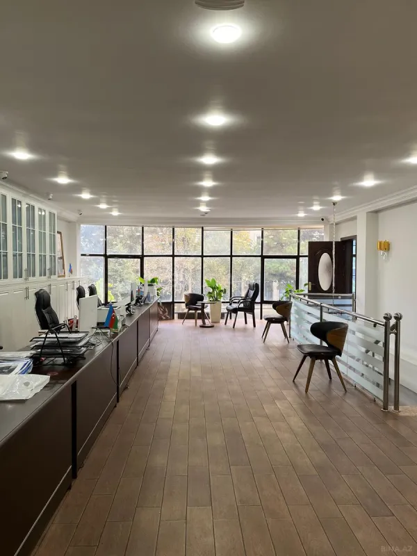 Kirayə verilir 8 otaqlı ofis 200 m²