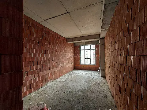 Satılır 2 otaqlı mənzil 102 m²