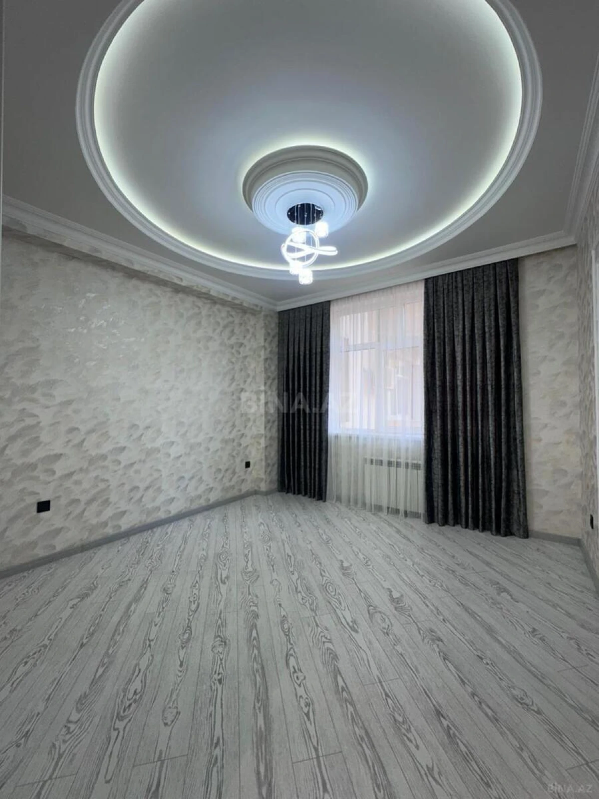 Satılır 2 otaqlı mənzil 77 m²