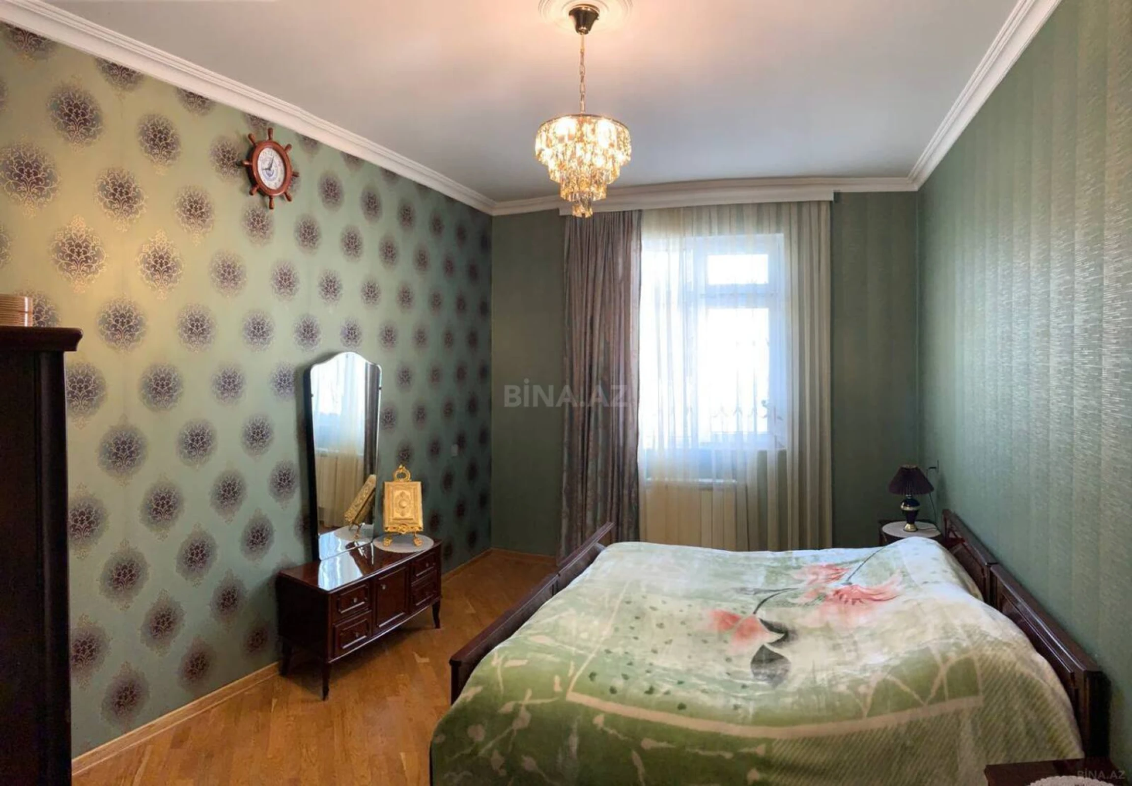 Satılır 6 otaqlı həyət evi 180 m²