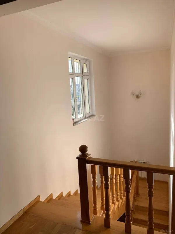 Satılır 6 otaqlı həyət evi 180 m²