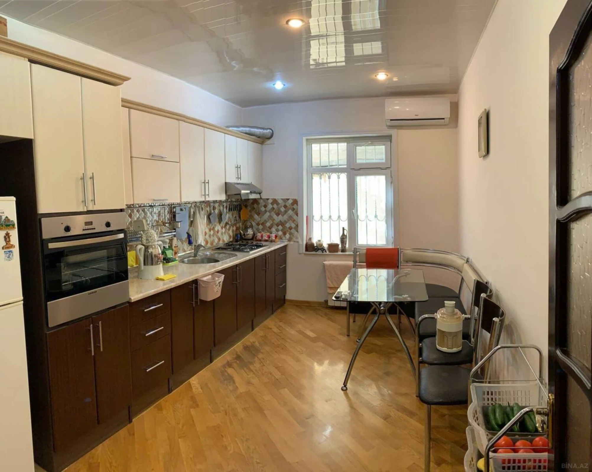 Satılır 6 otaqlı həyət evi 180 m²