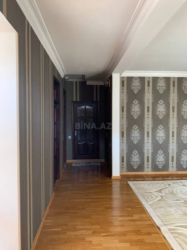 Satılır 6 otaqlı həyət evi 180 m²