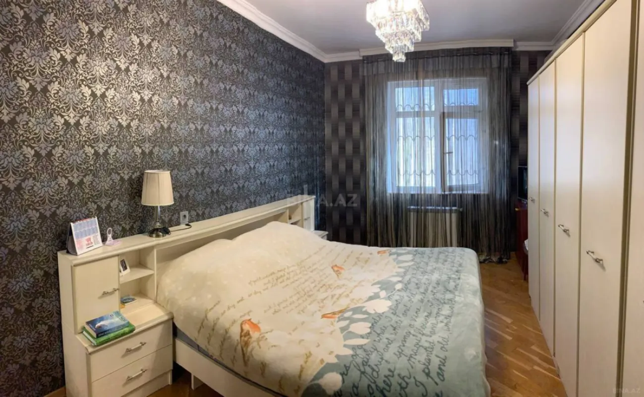 Satılır 6 otaqlı həyət evi 180 m²