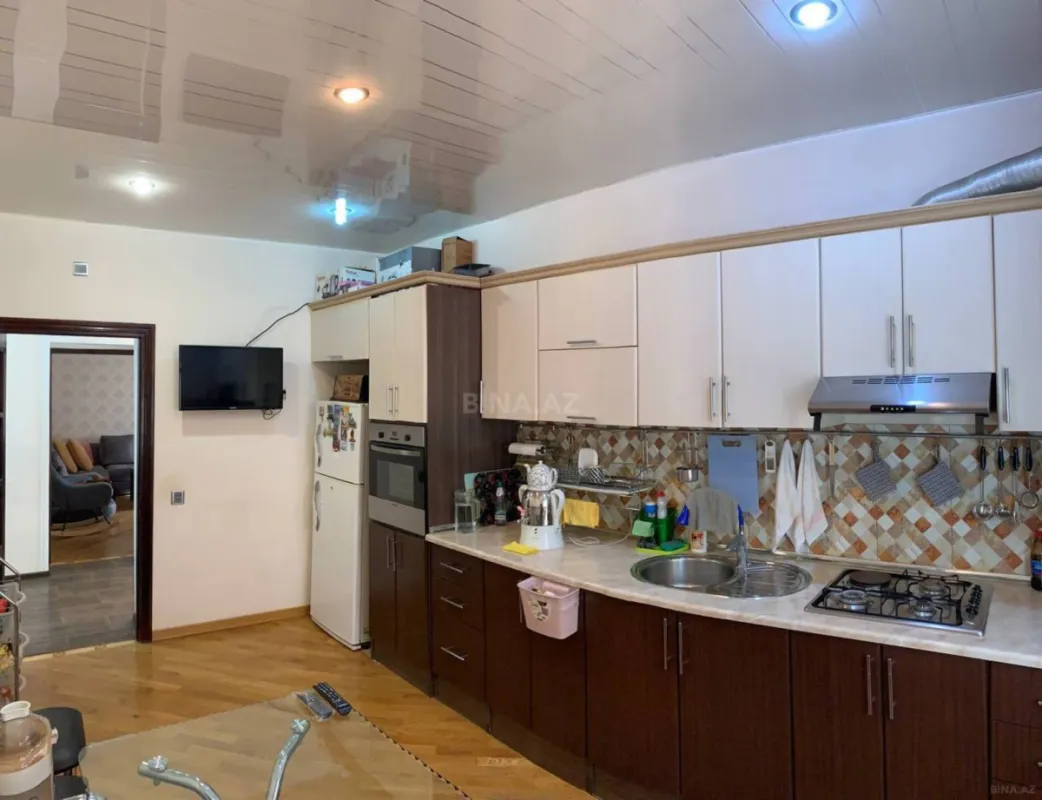 Satılır 6 otaqlı həyət evi 180 m²