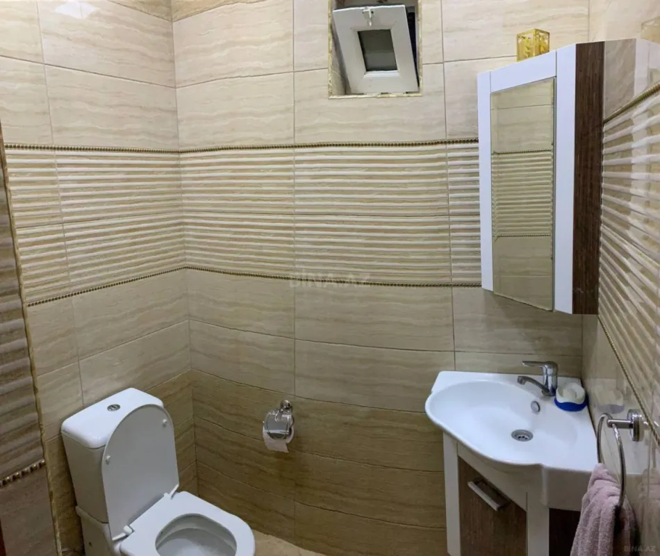 Satılır 6 otaqlı həyət evi 180 m²