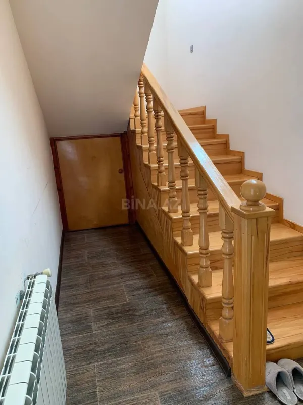 Satılır 6 otaqlı həyət evi 180 m²