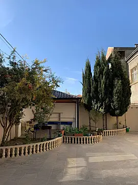 Satılır 6 otaqlı həyət evi 180 m²