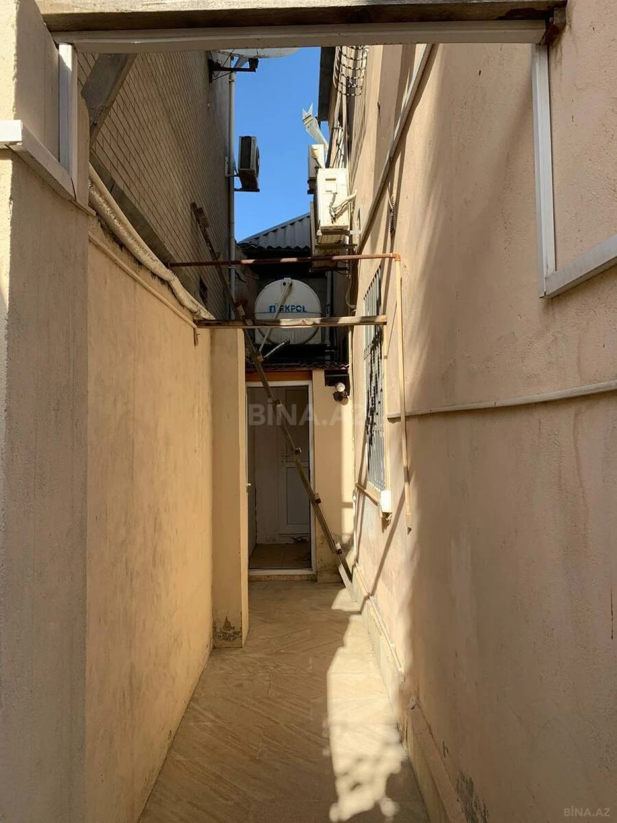 Satılır 6 otaqlı həyət evi 180 m²