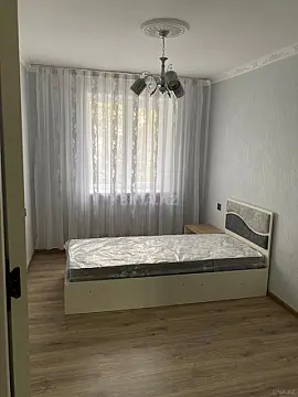 Kirayə verilir 4 otaqlı mənzil 140 m²