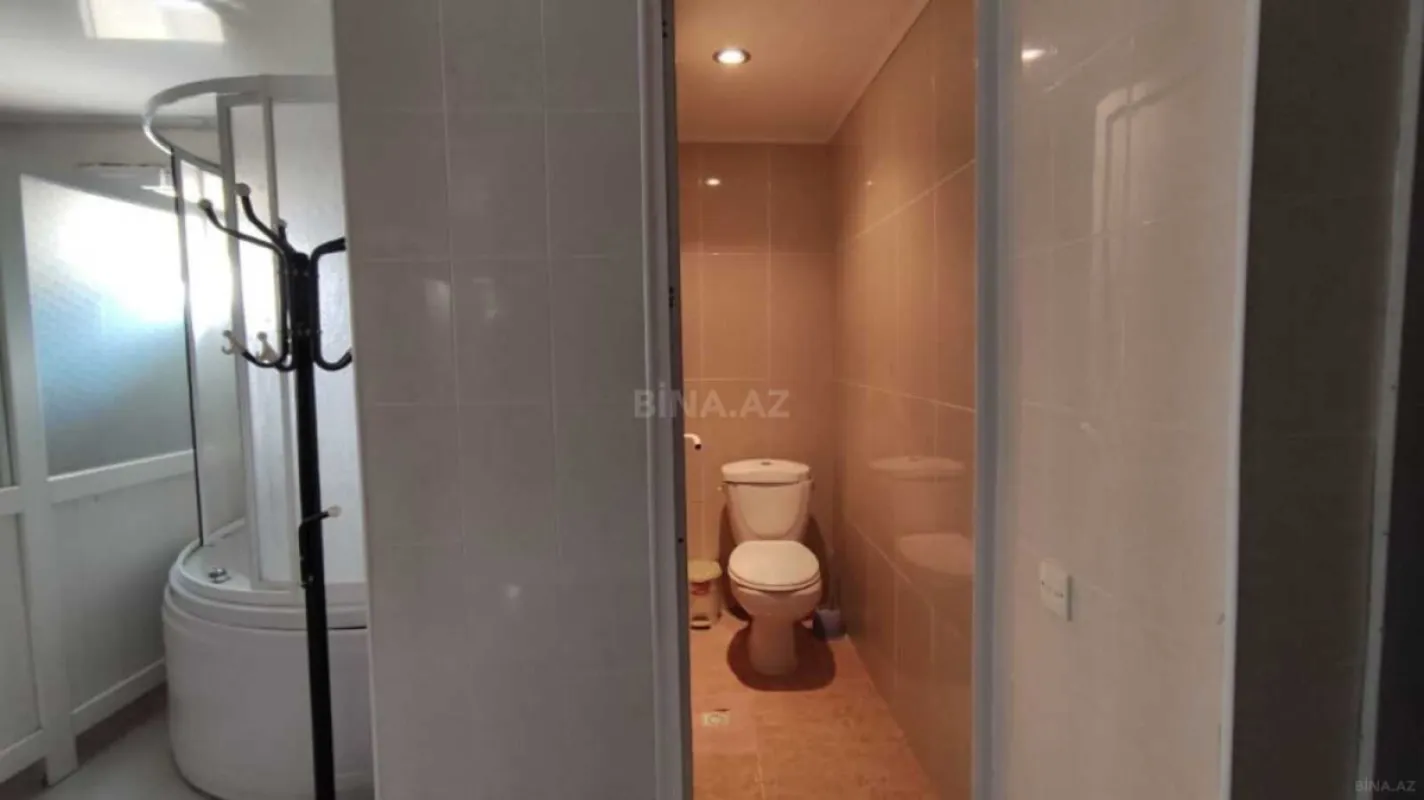 Satılır 8 otaqlı həyət evi 250 m²