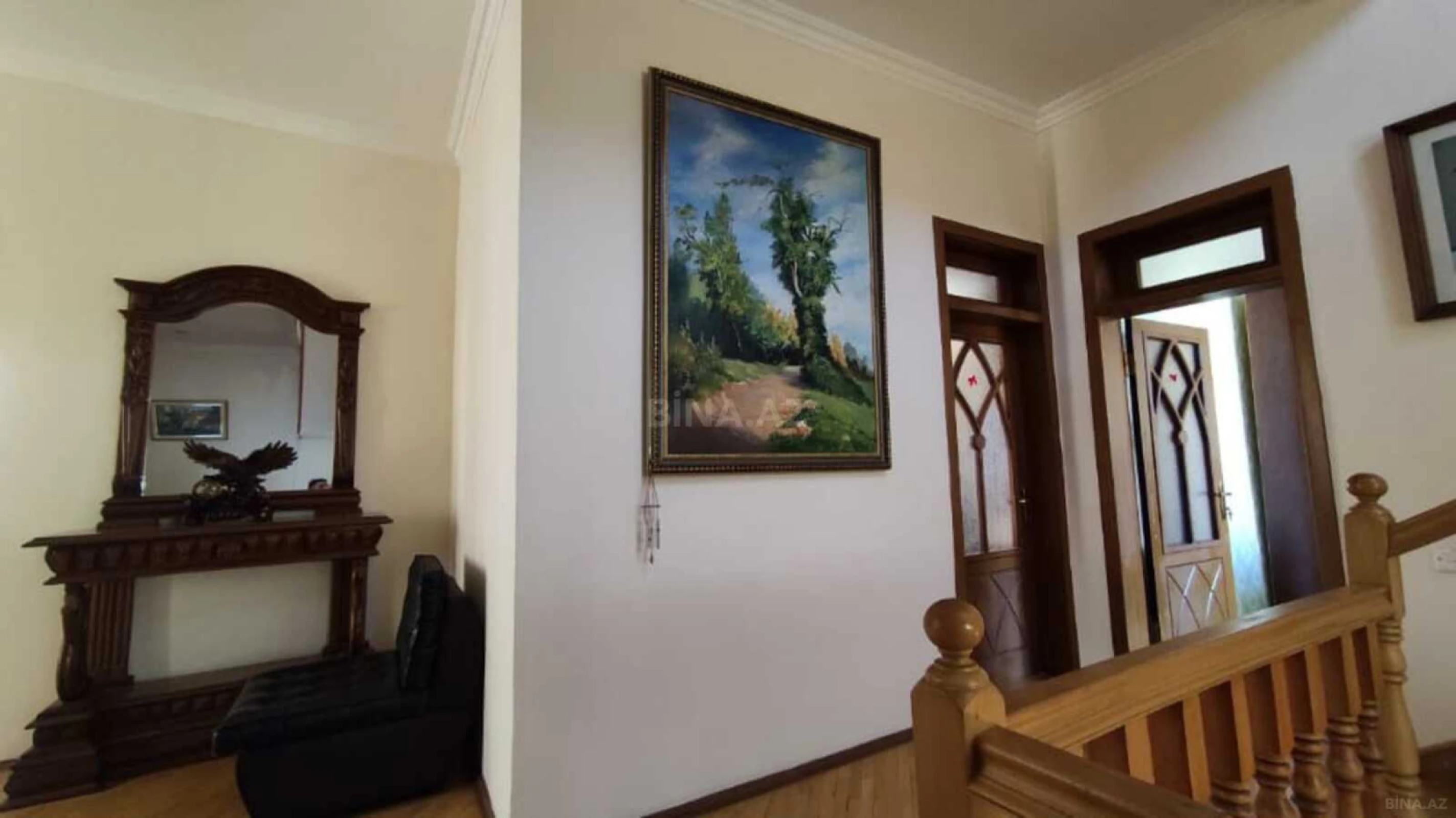 Satılır 8 otaqlı həyət evi 250 m²