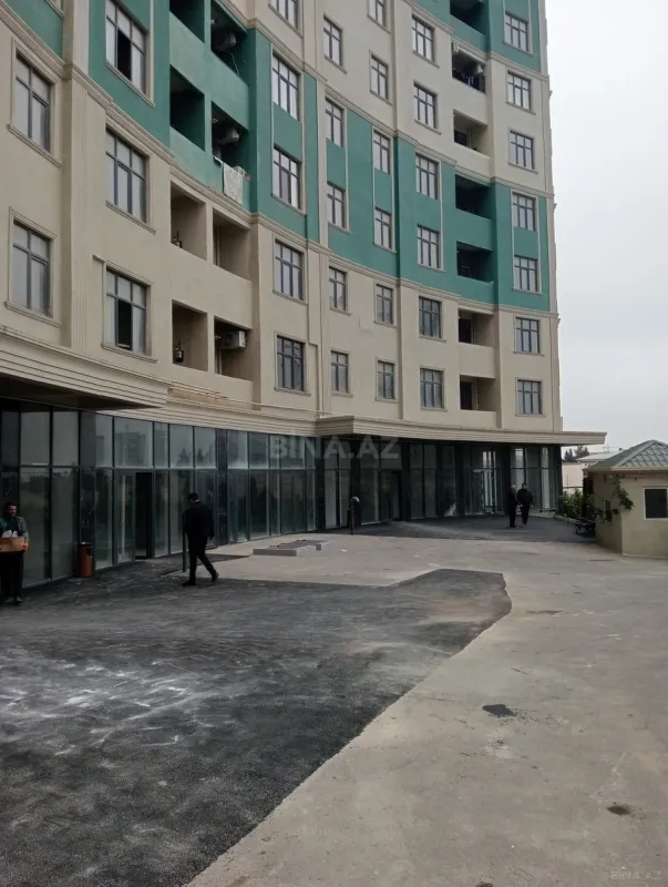 Satılır 4 otaqlı mənzil 136 m²