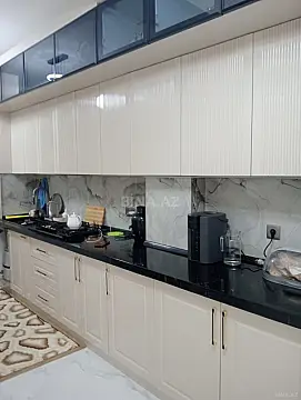 Satılır 4 otaqlı mənzil 136 m²