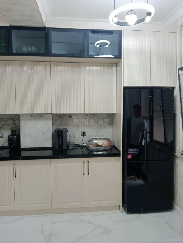 Satılır 4 otaqlı mənzil 136 m²