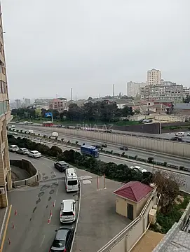 Satılır 4 otaqlı mənzil 136 m²