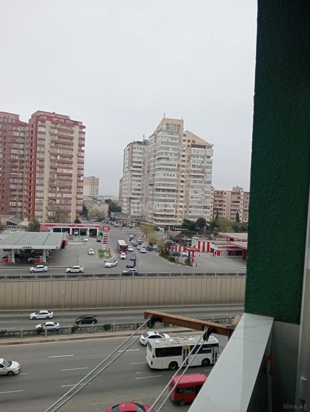 Satılır 4 otaqlı mənzil 136 m²
