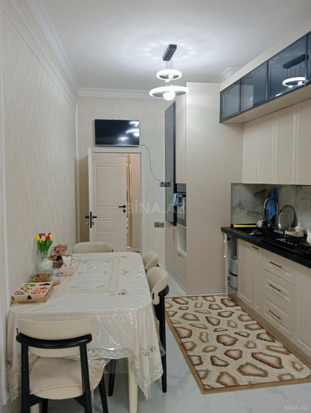 Satılır 4 otaqlı mənzil 136 m²