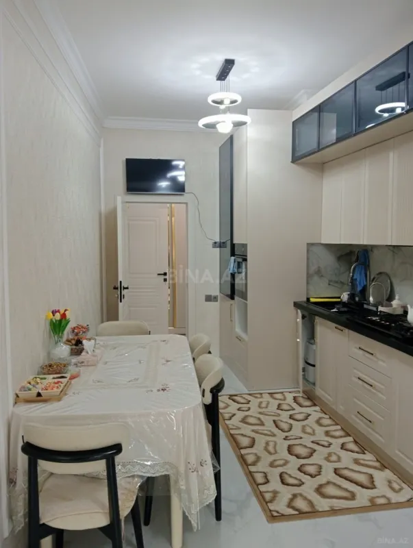 Satılır 4 otaqlı mənzil 136 m²