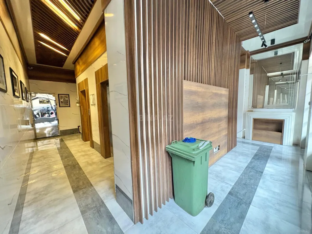 Satılır 3 otaqlı mənzil 165 m²