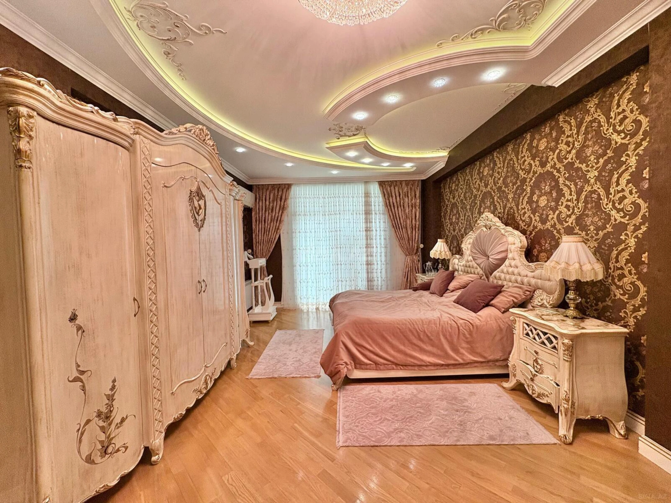 Satılır 3 otaqlı mənzil 165 m²