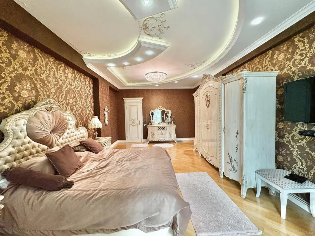 Satılır 3 otaqlı mənzil 165 m²