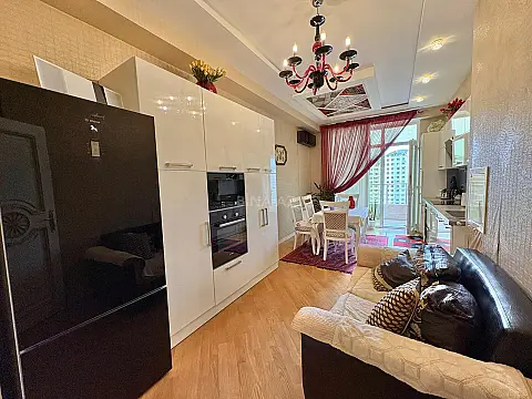 Satılır 3 otaqlı mənzil 165 m²