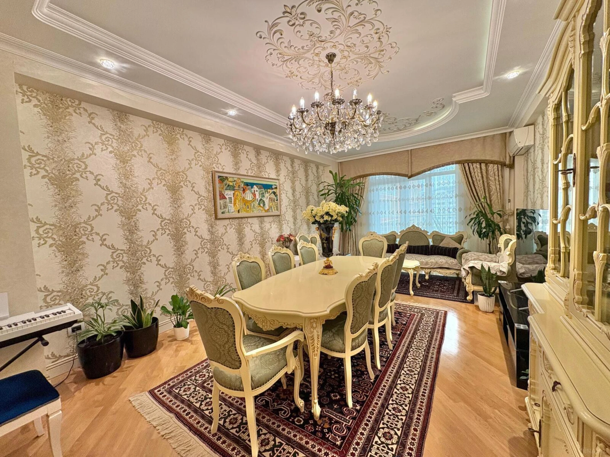 Satılır 3 otaqlı mənzil 165 m²