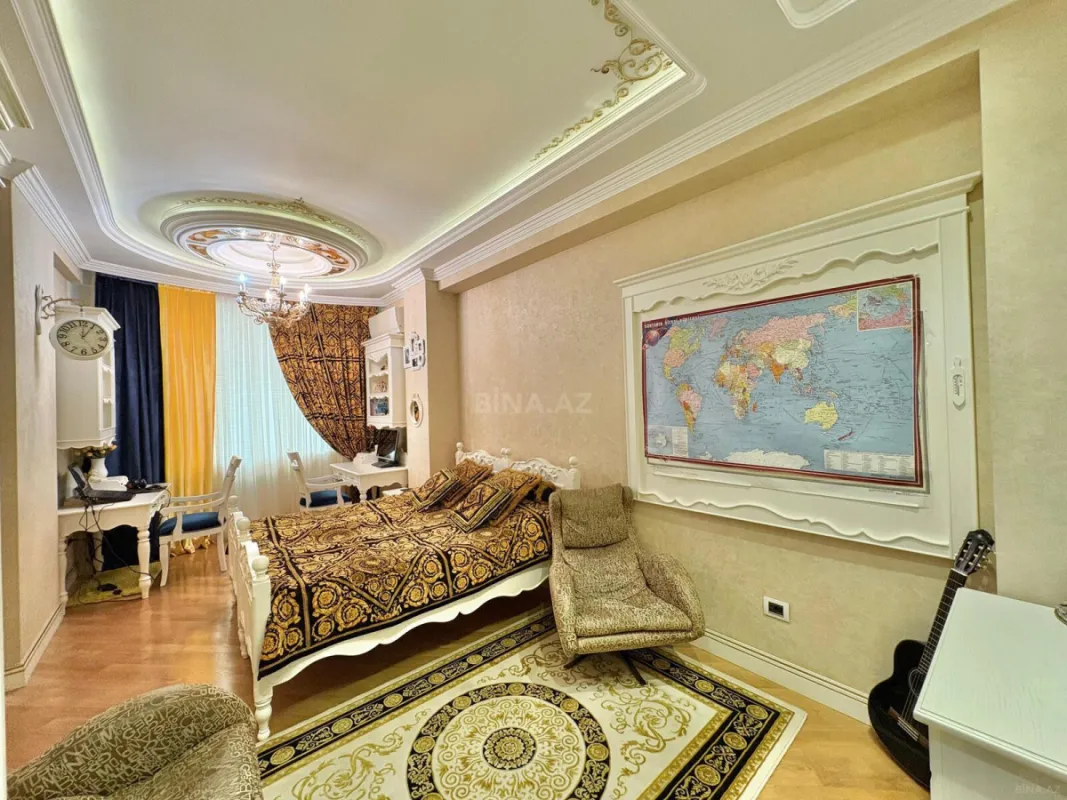 Satılır 3 otaqlı mənzil 165 m²
