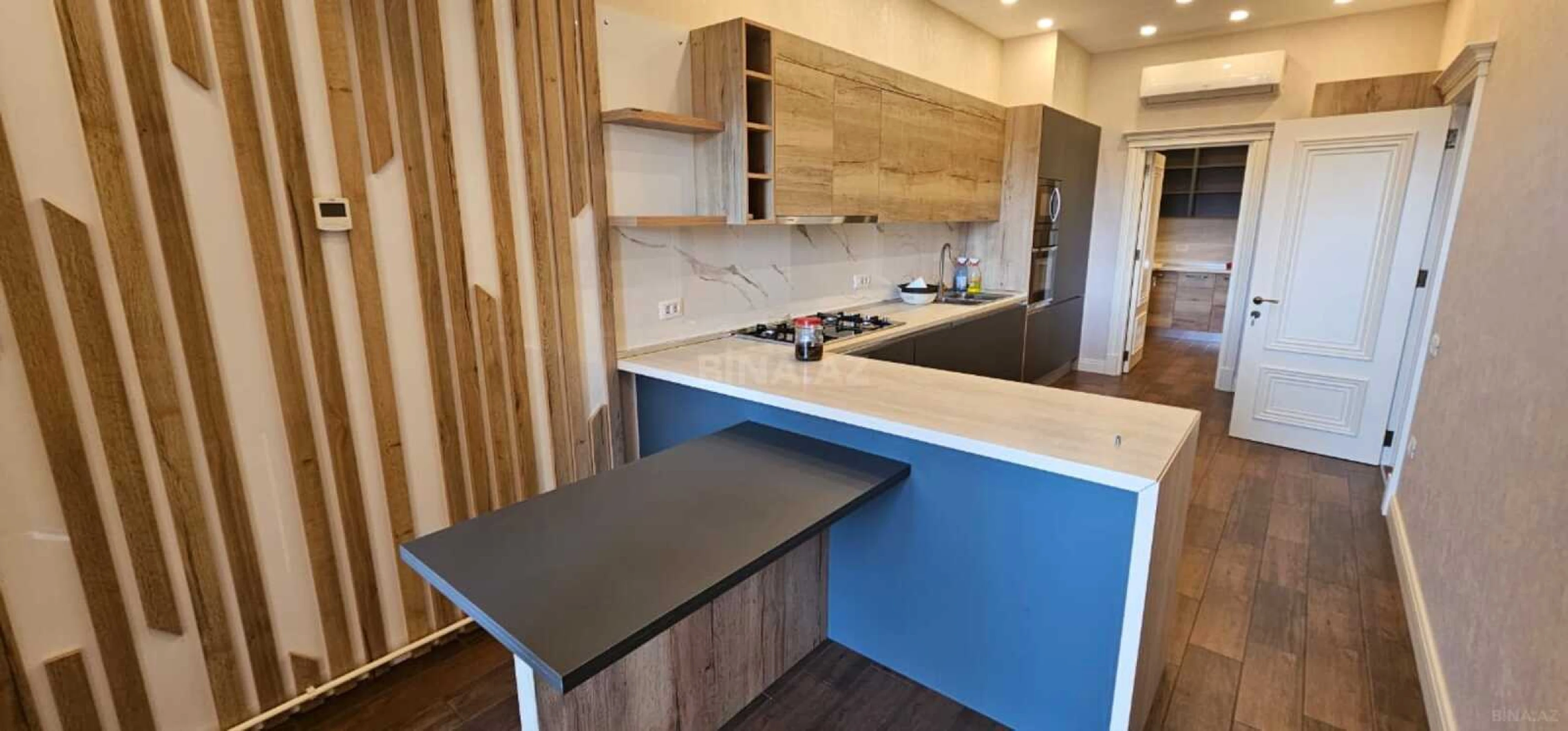 Kirayə verilir 5 otaqlı mənzil 250 m²