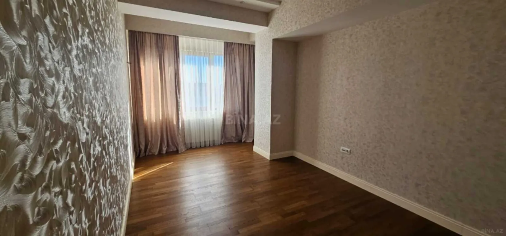 Kirayə verilir 5 otaqlı mənzil 250 m²