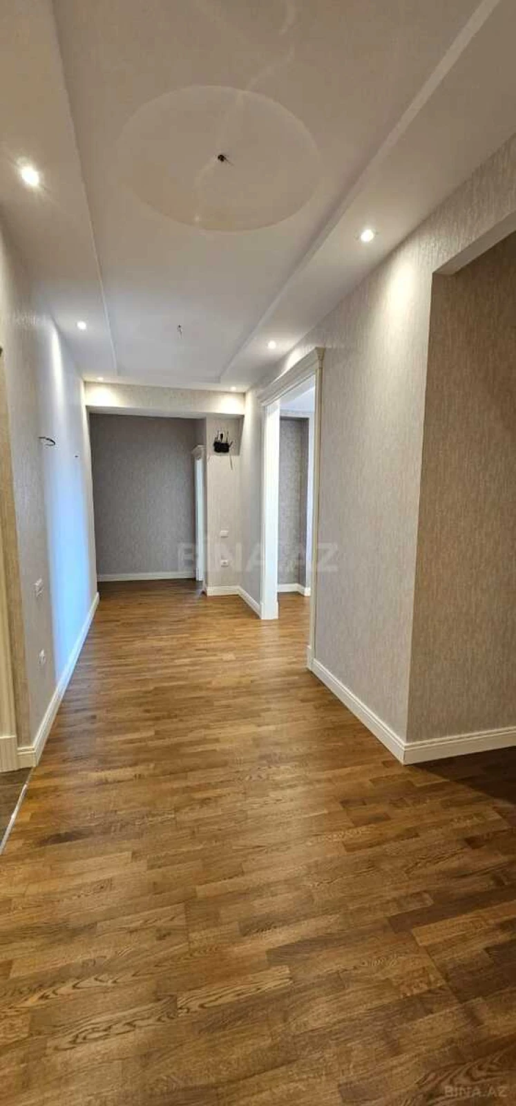 Kirayə verilir 5 otaqlı mənzil 250 m²