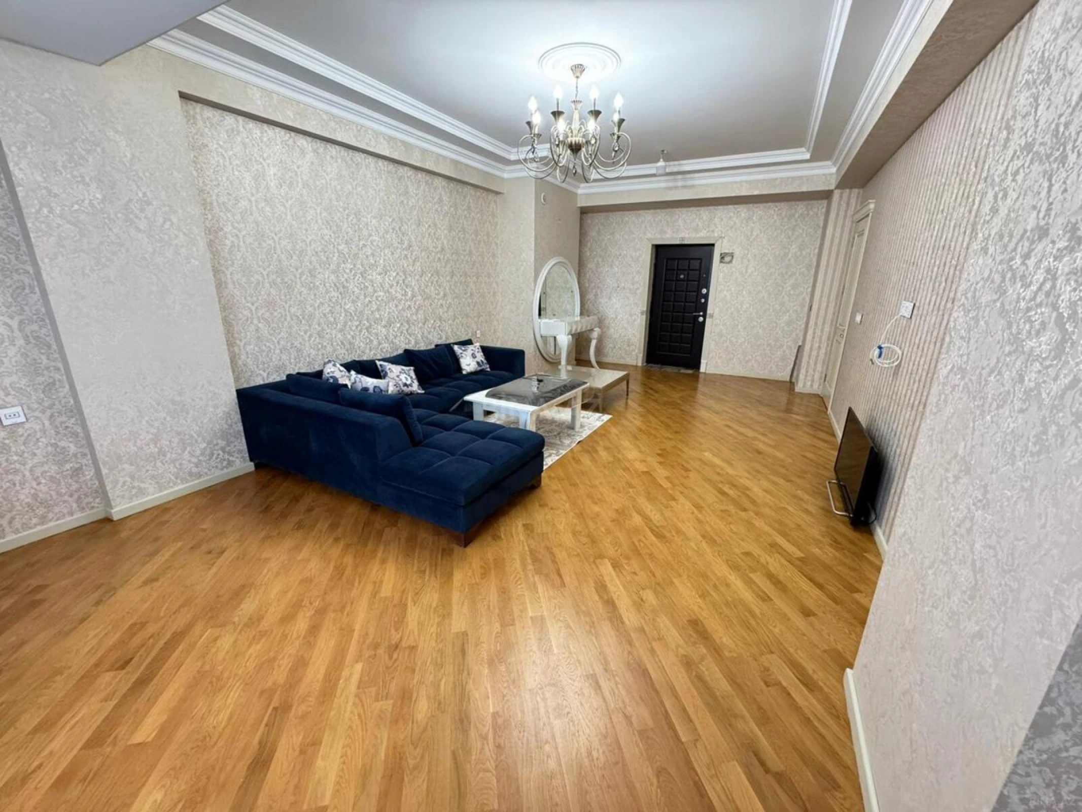 Kirayə verilir 2 otaqlı mənzil 100 m²