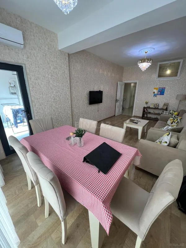 Kirayə verilir 2 otaqlı mənzil 75 m²