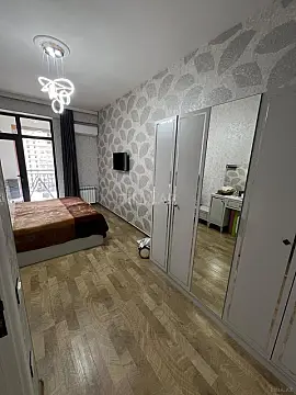 Kirayə verilir 2 otaqlı mənzil 75 m²