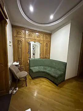 Kirayə verilir 2 otaqlı ofis 120 m²