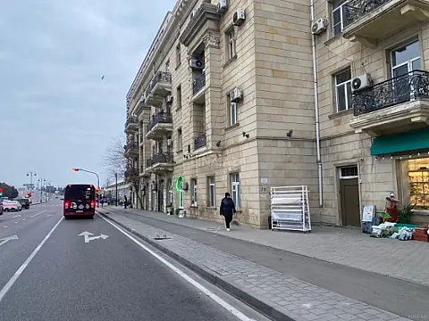 Satılır 3 otaqlı mənzil 90 m² — Bakı 3 otaq 90.00 m²