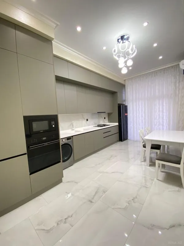 Kirayə verilir 3 otaqlı mənzil 120 m²